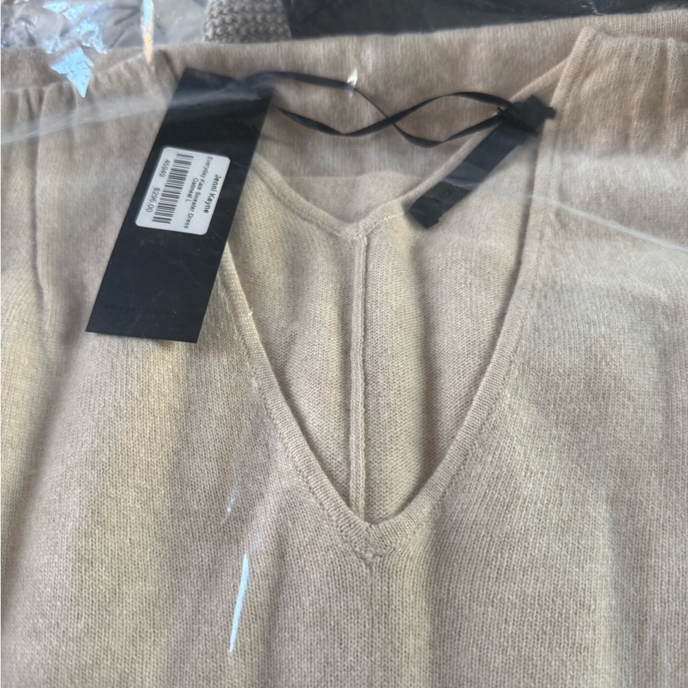 Jenni Kayne Cream V-Neck Sweater